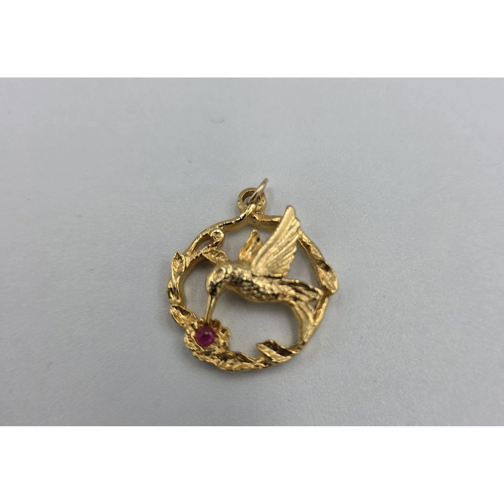 JJI Goldtone Hummingbird Pendant‎ With Red Rhinestone Flower